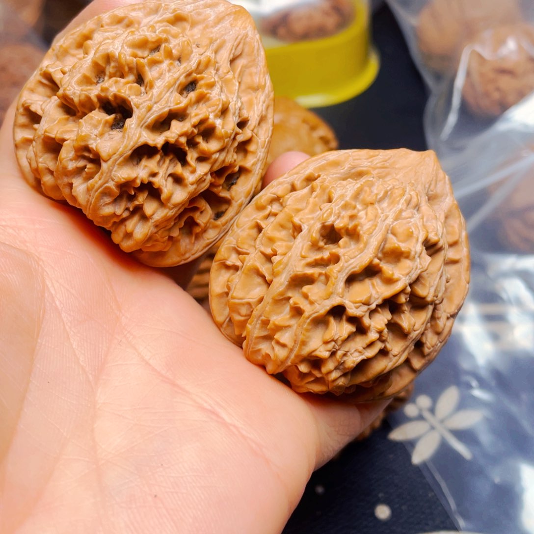 吊坠文玩核桃九龙筋