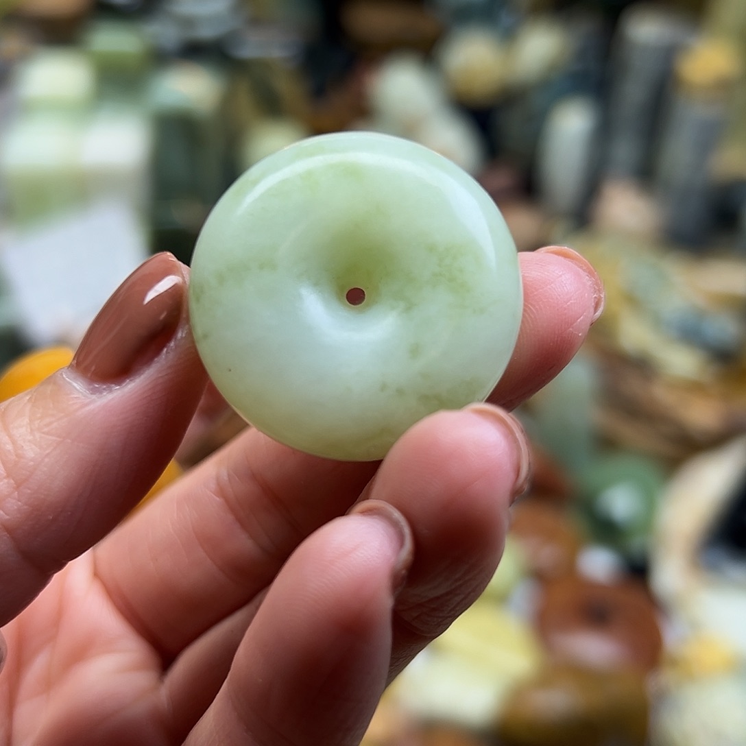 岫玉未镶嵌颈饰翠花料扣子