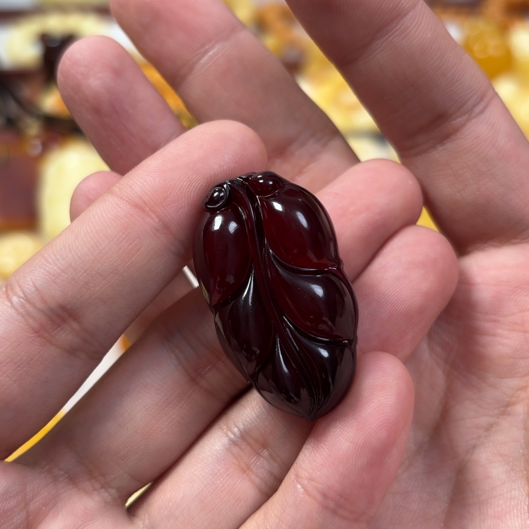 蜜蜡裸石未镶嵌树叶