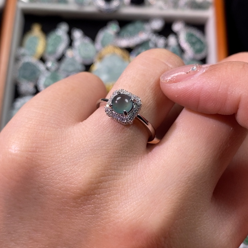 【闪购商品】翡翠颈饰未镶嵌天然