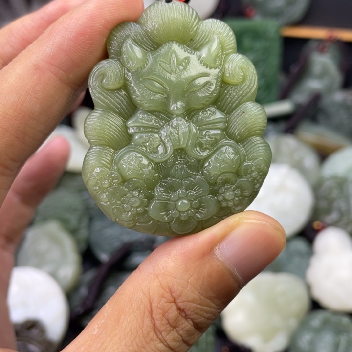 和田玉未镶嵌颈饰