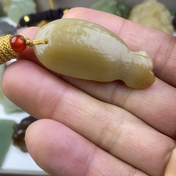 和田玉（糖玉）未镶嵌颈饰