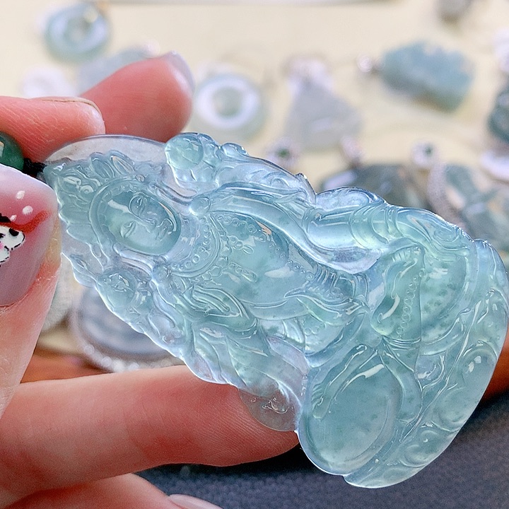 翡翠颈饰未镶嵌翡翠