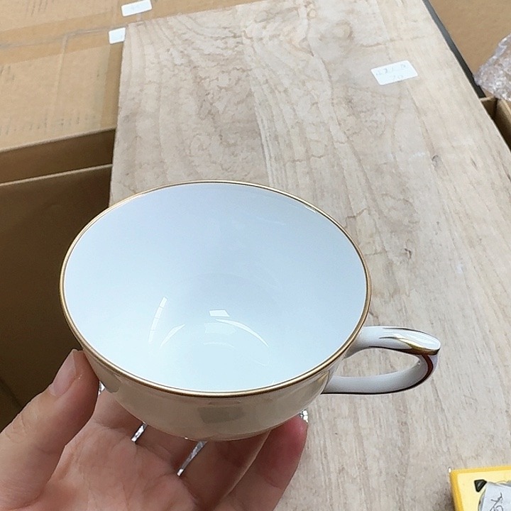 瓷片喊***财瓷器。              