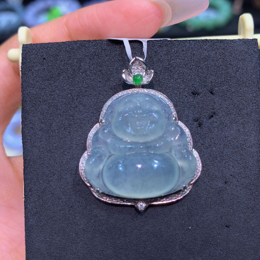 翡翠18K金镶嵌颈饰翡翠