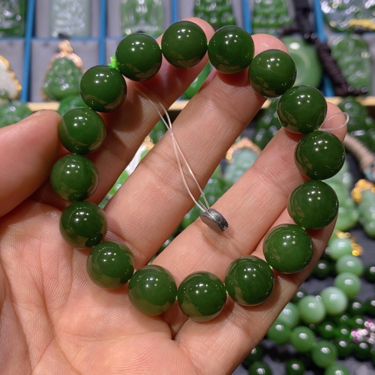 【闪购商品】和田玉吊坠(不含链)未镶嵌菠菜绿手串 12