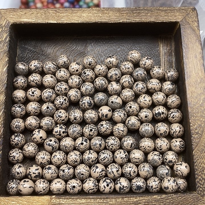 白虎0.8天然合香珠120颗打底