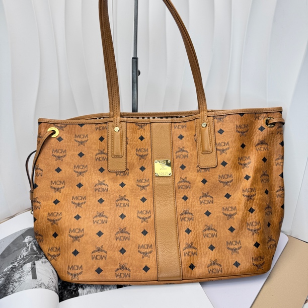 95新 MCM 干邑色托特包/8425