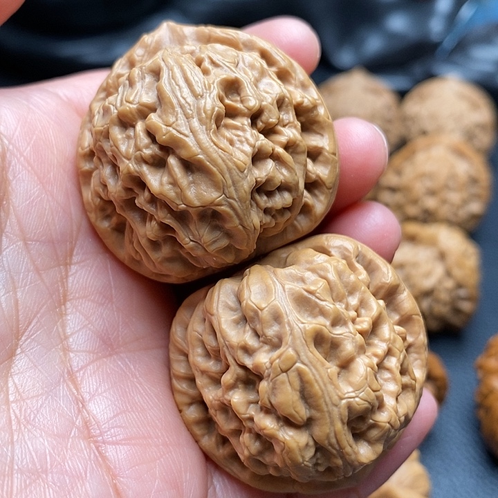 文玩核桃吊坠红锦鲤41尺球形