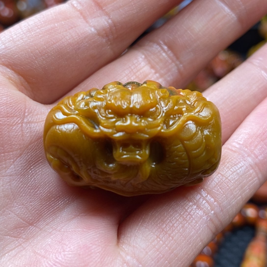 玛瑙/玉髓未镶嵌挂件勇****行战国红挂件