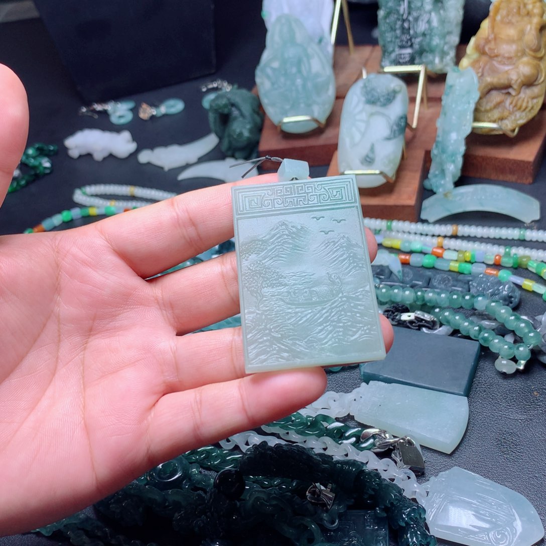 天***家定制翡翠未镶嵌翡翠