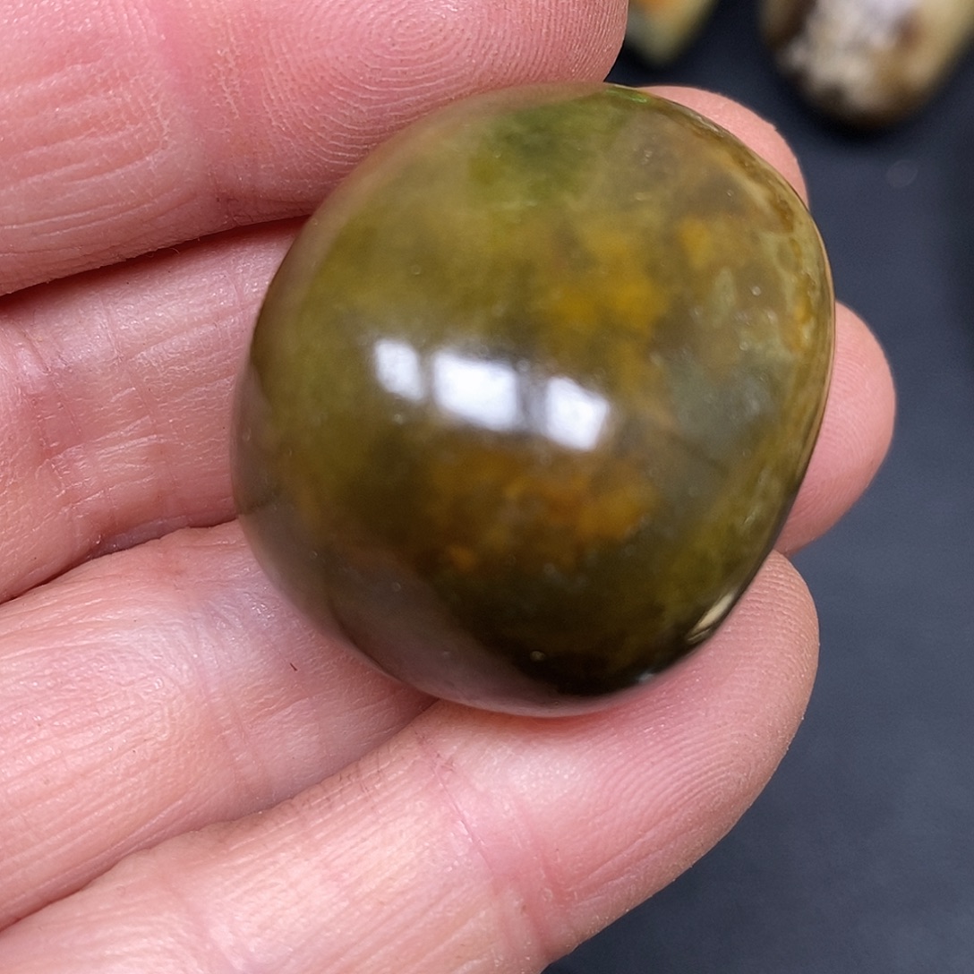 和田玉未镶嵌珠宝奇石