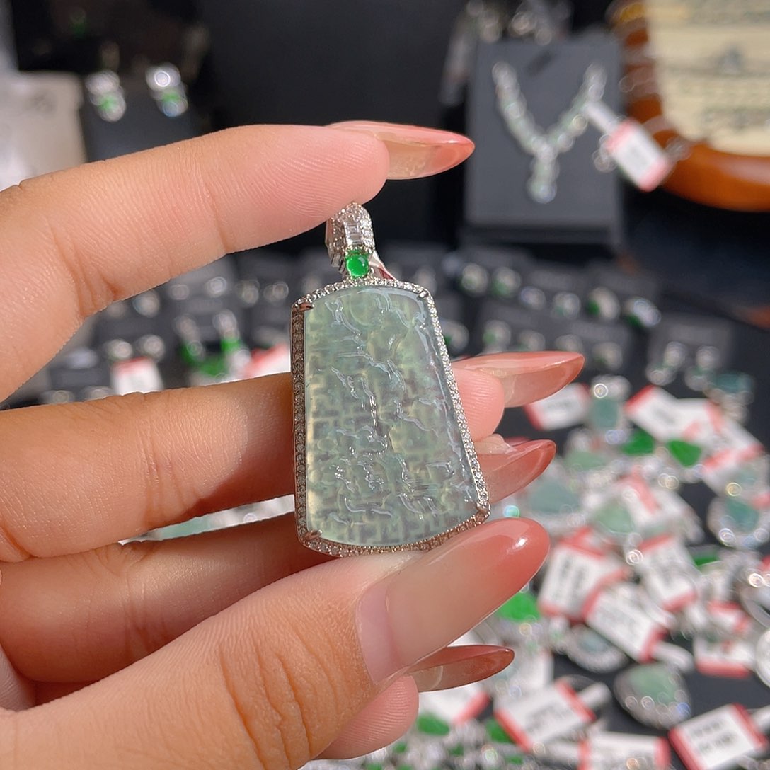 翡翠未镶嵌吊坠(不含链)