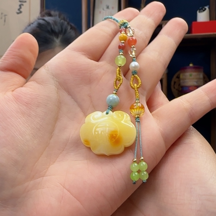 未镶嵌吊坠(赠链)蜜蜡