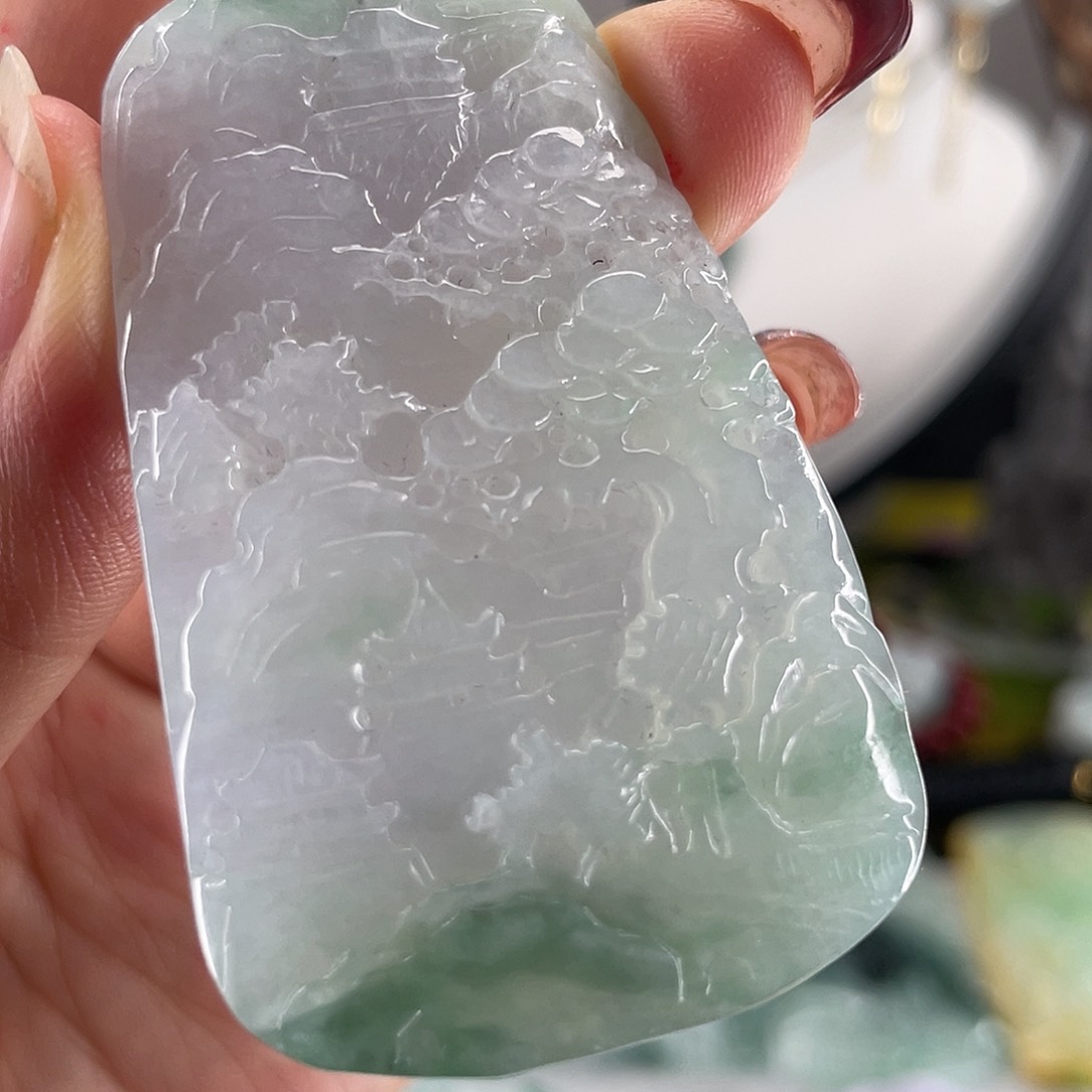 翡翠颈饰未镶嵌山水牌