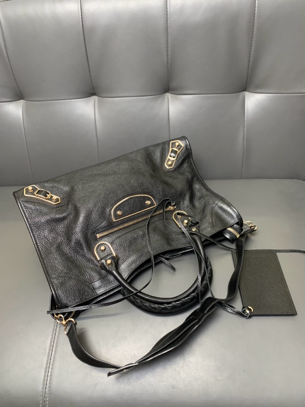 99新 Balenciaga/巴黎世家 巴黎世家山羊皮黑金中号机车包