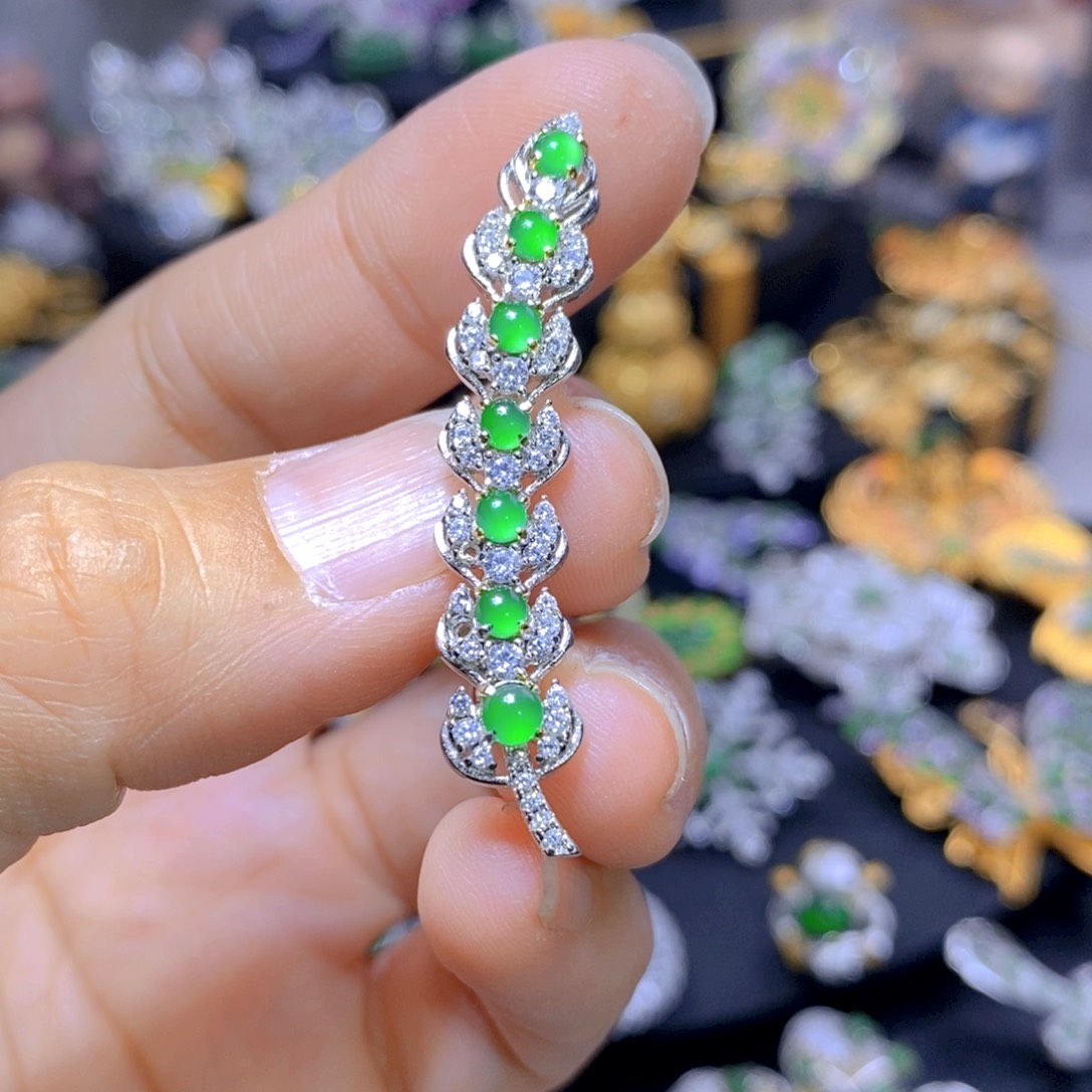 翡翠耳钉银S925镶嵌天然翡翠