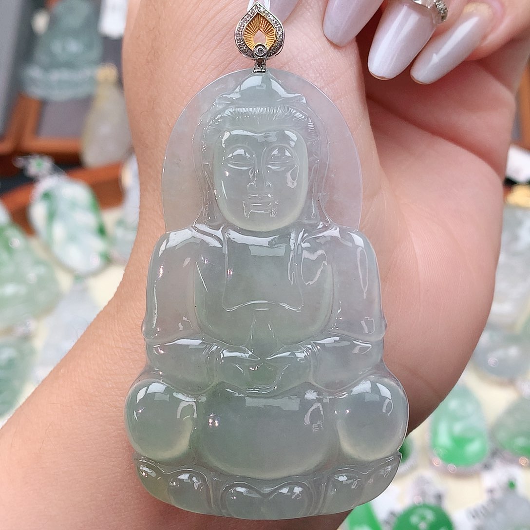 颈饰18K金镶嵌翡翠观音