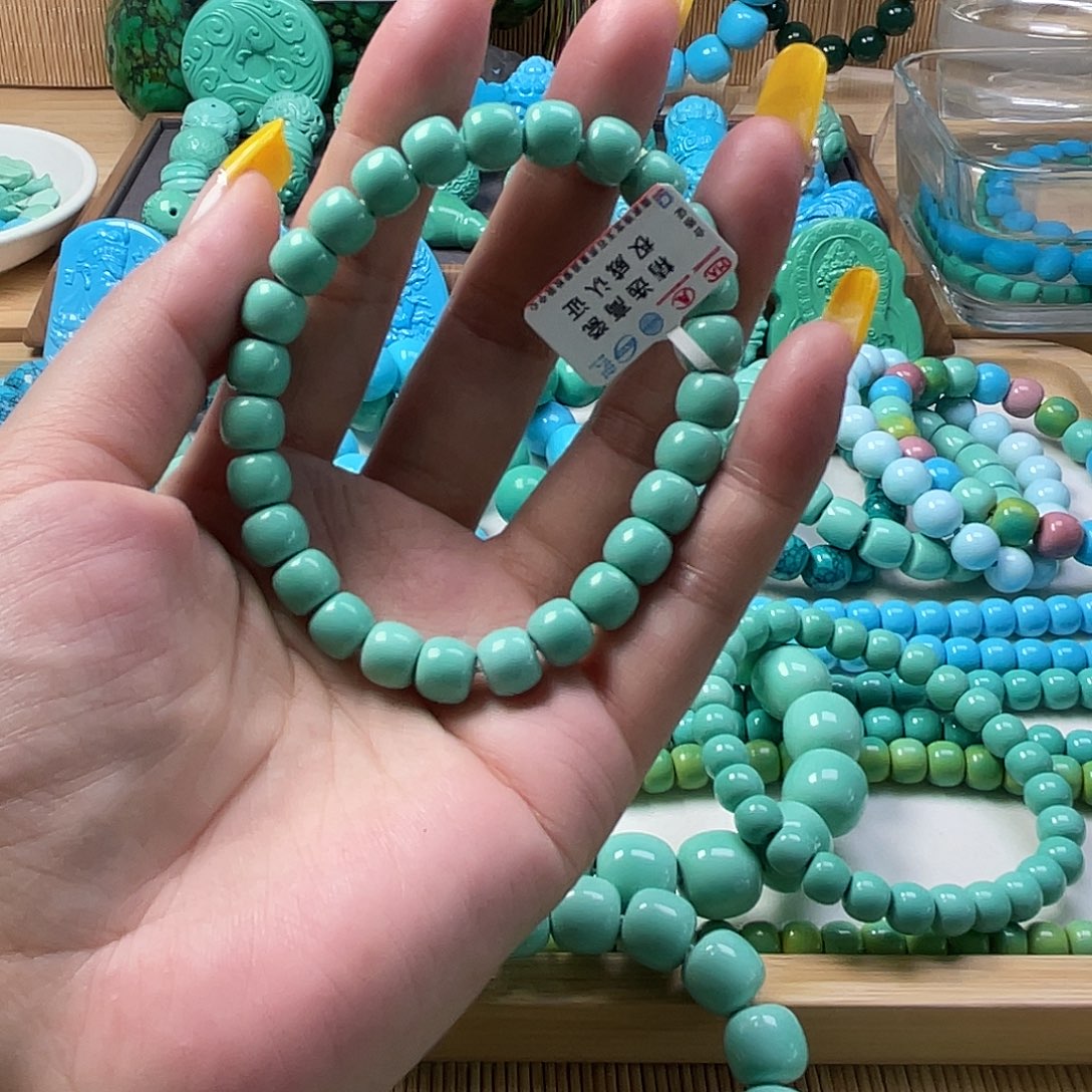 湖北工厂批发精选绿色松原石打磨手串雕刻特色DIY配饰