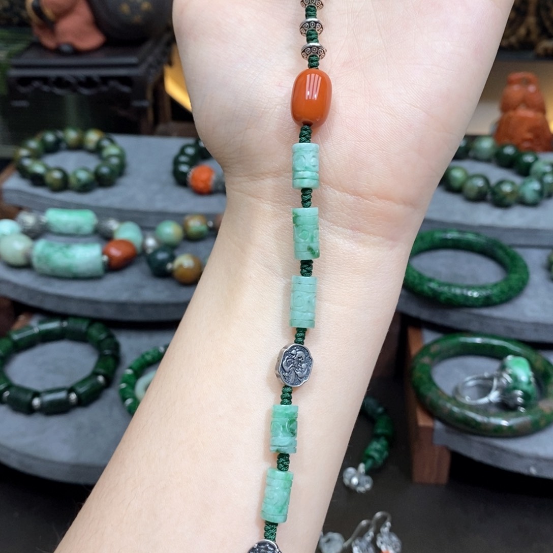 翡翠手链未镶嵌漂亮美眉