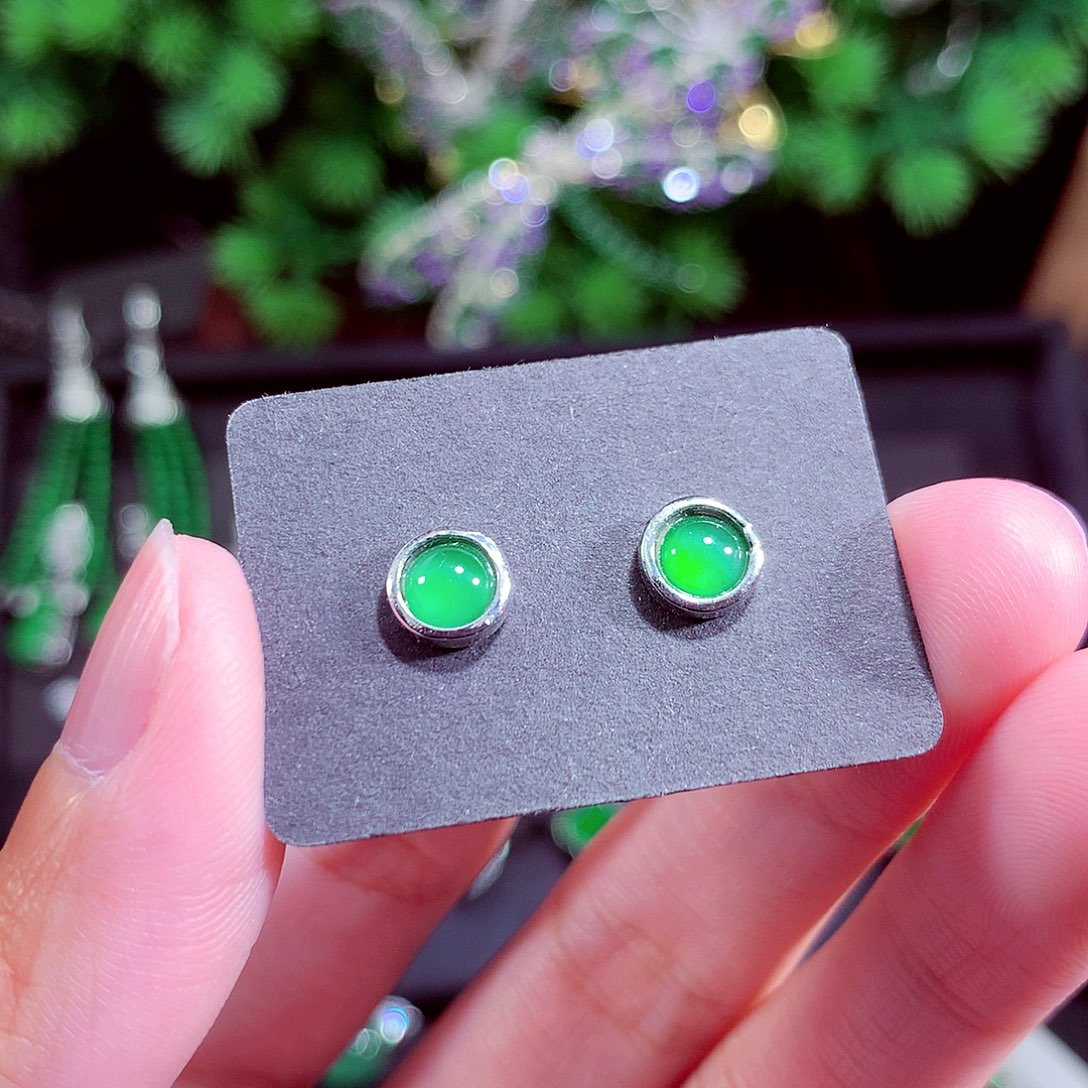 颈饰未镶嵌翡翠天然