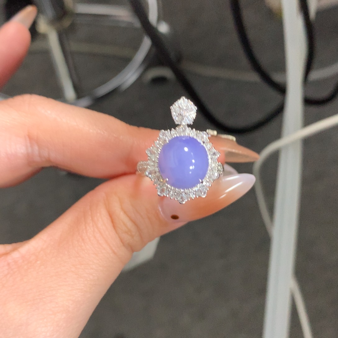 翡翠戒指18K金镶嵌翡翠