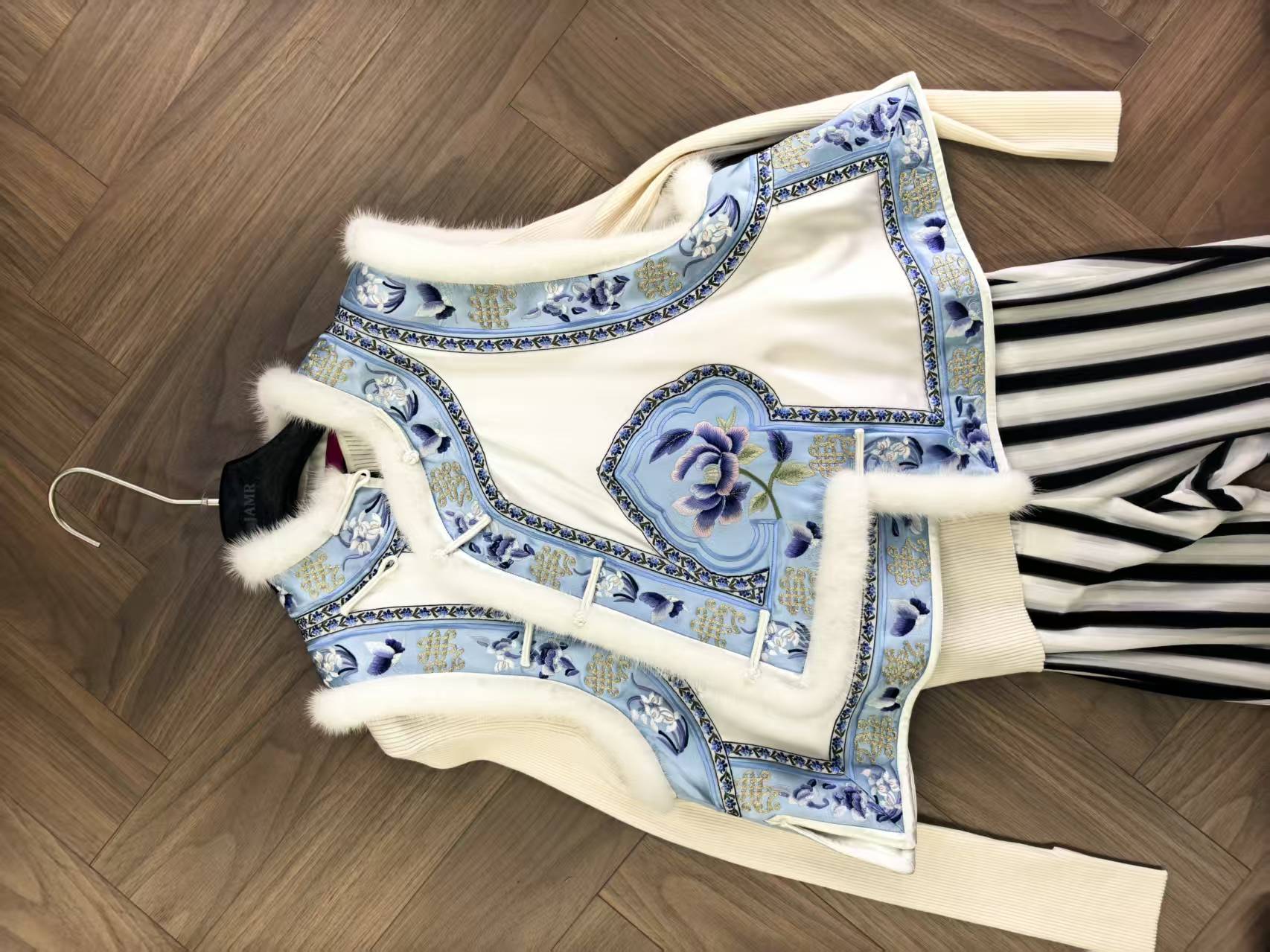 立领加绒花卉马甲日常加厚保暖马夹常规款提花服装