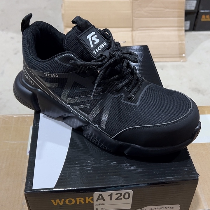 编码120号。41码防砸防刺劳保鞋。