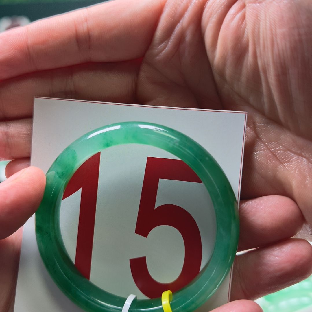 石英质玉（非洲翠）未镶嵌手镯