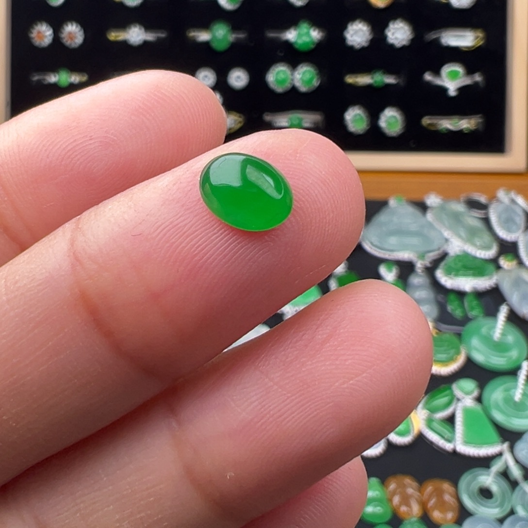 翡翠未镶嵌颈饰蛋7.2