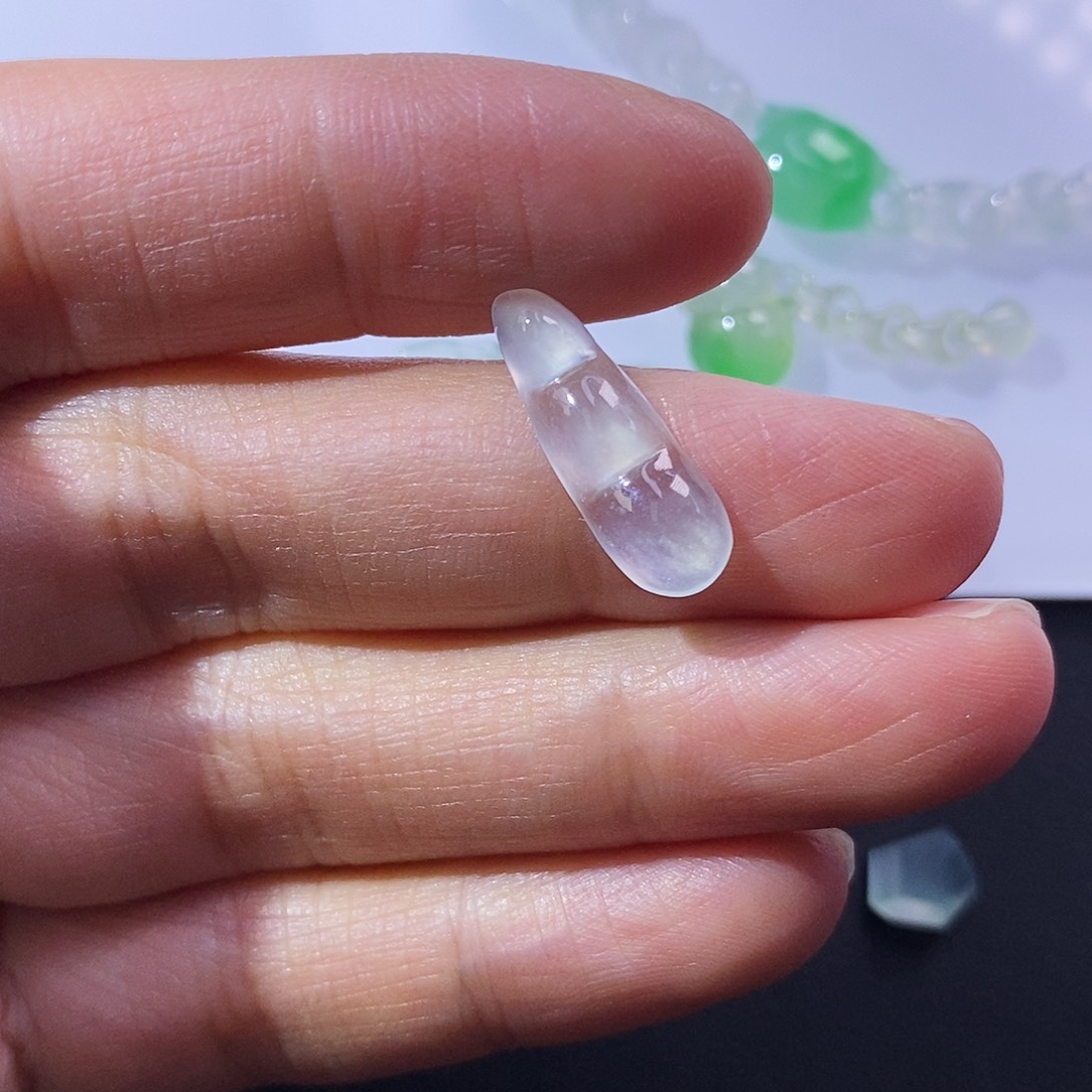 定制翡翠未镶嵌翡翠豆子