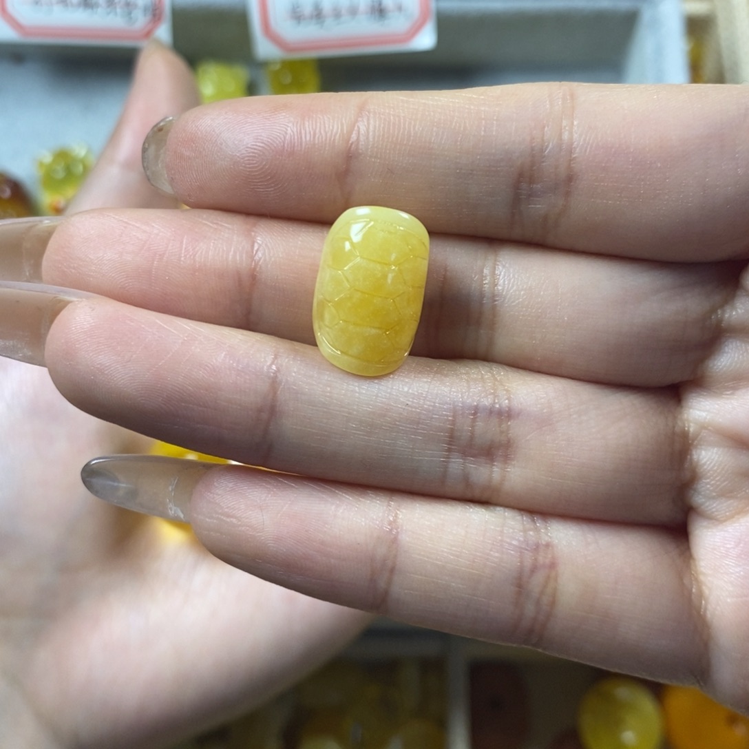 琥珀裸石未镶嵌J*B富甲