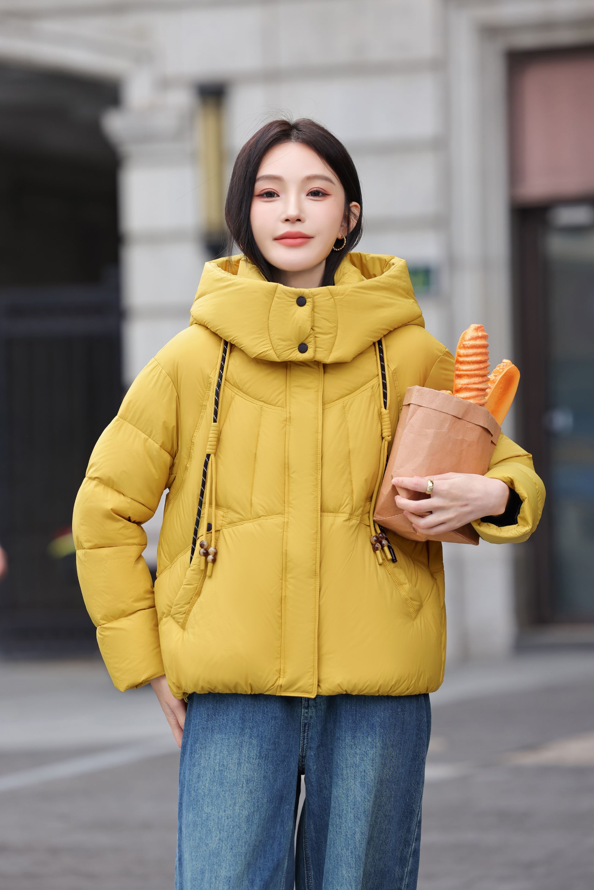 2576羽绒服鸭绒95绒保暖短款纯色女连帽修身女士冬季时尚可爱