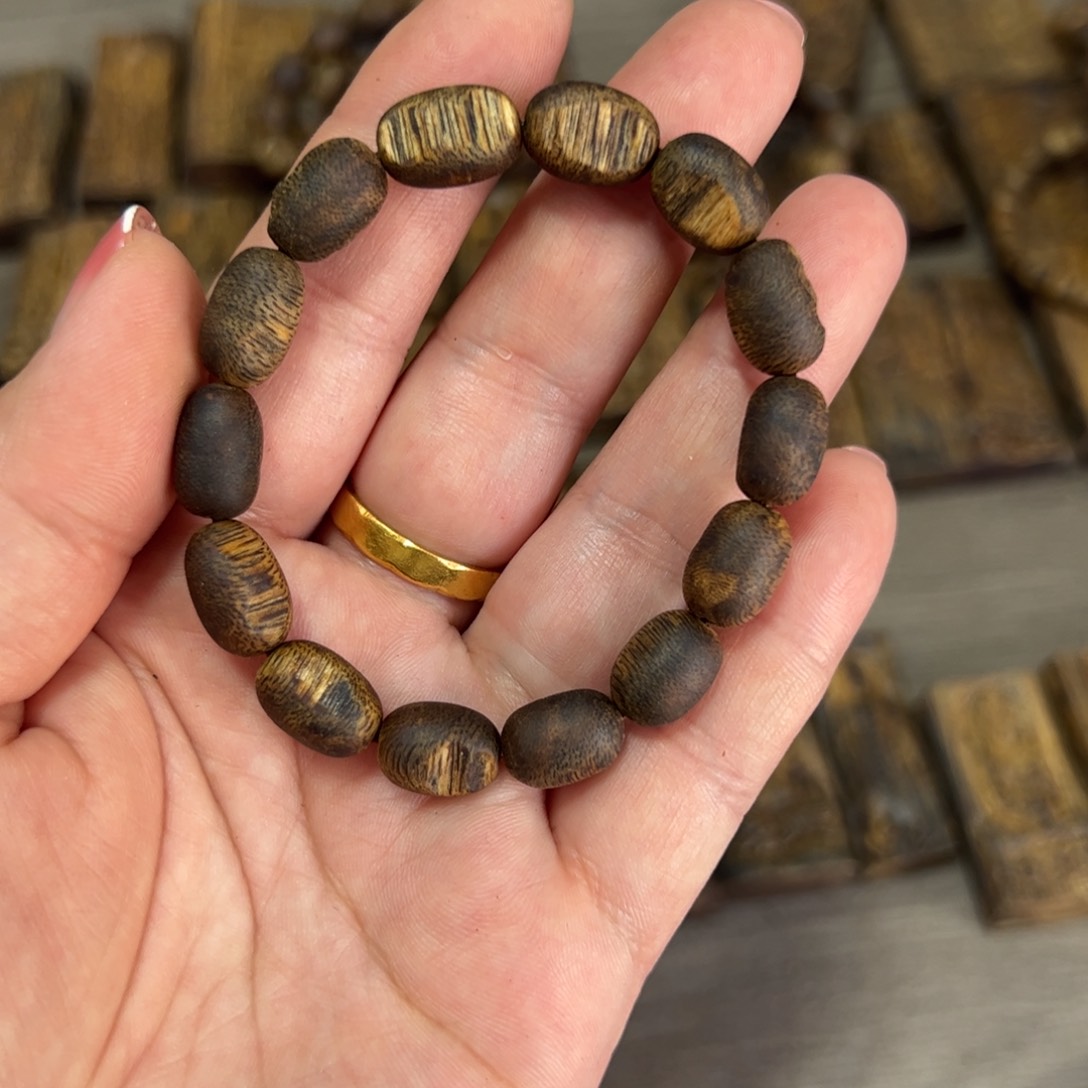 沉香木手串唐结榴巴6.6克