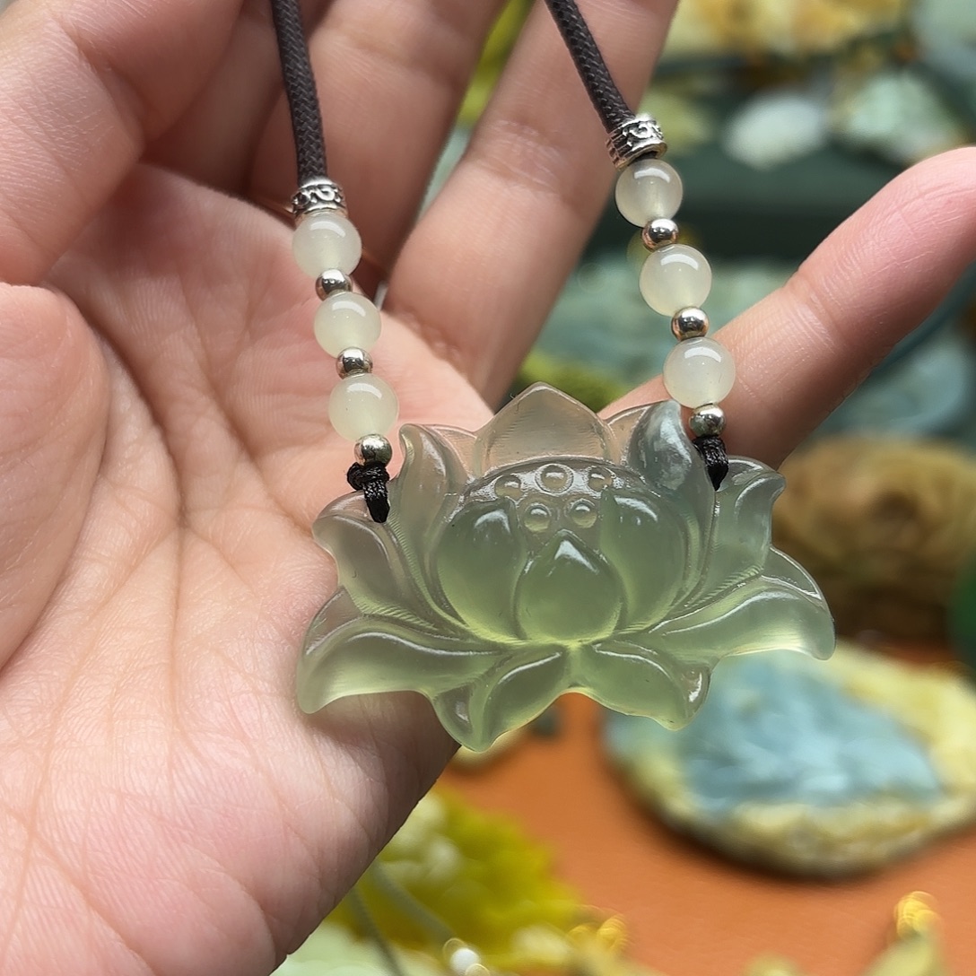 蛇纹石玉合金颈饰