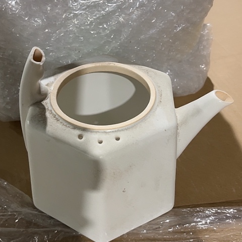 微瑕，不能明火，约1L把子断了。严重瑕疵，无盖