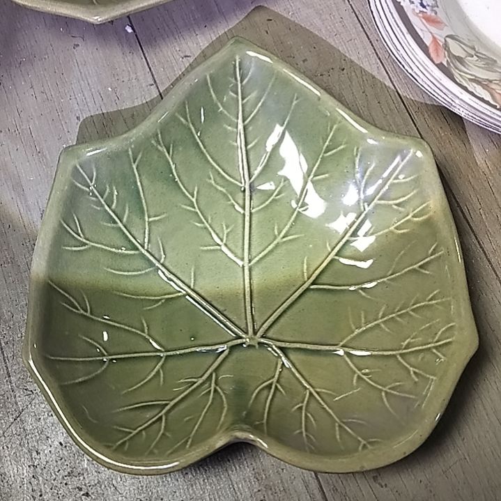 盘瓷片陶瓷杯盘壶碗都有