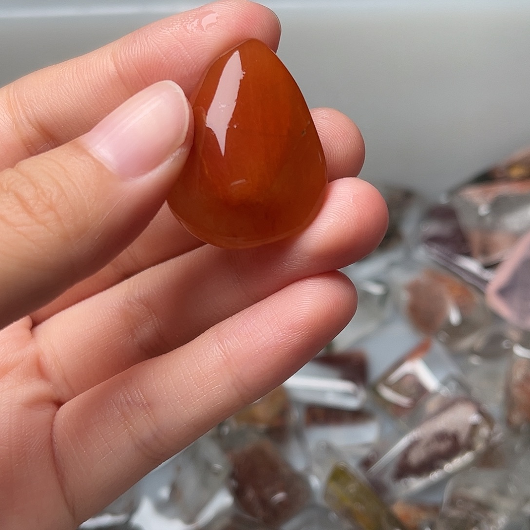 丙***丙银S925镶嵌颈饰水晶