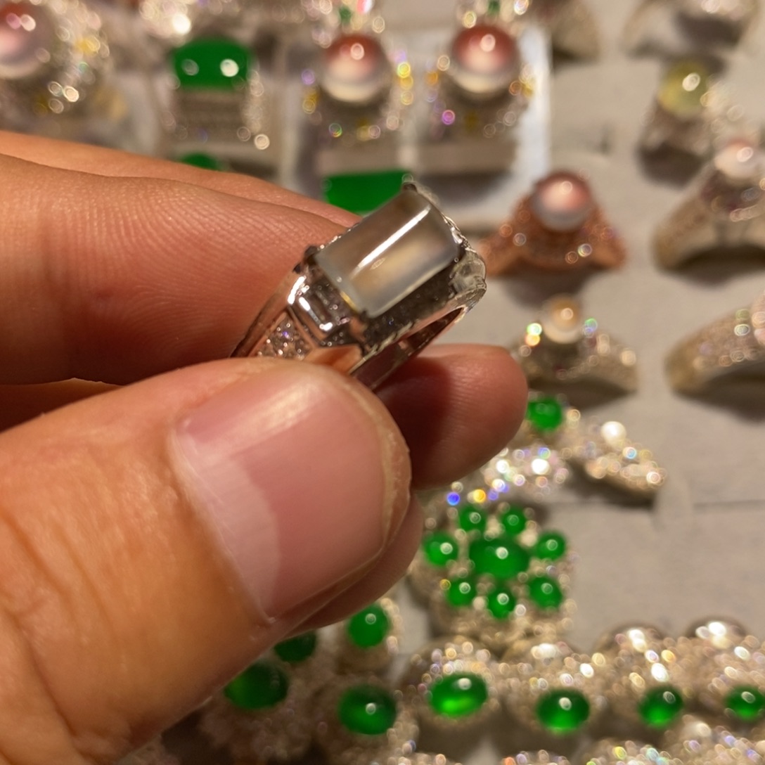 定制翡翠未镶嵌玻璃种8.8mm