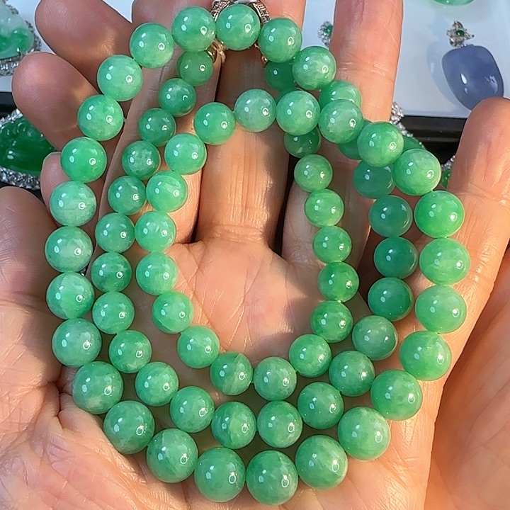 翡翠颈饰未镶嵌圆珠