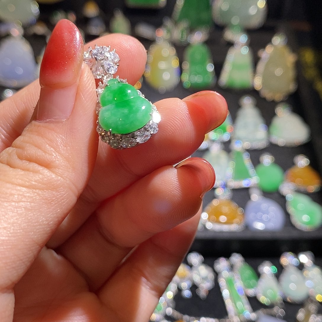 颈饰银S925镶嵌翡翠天然翡翠