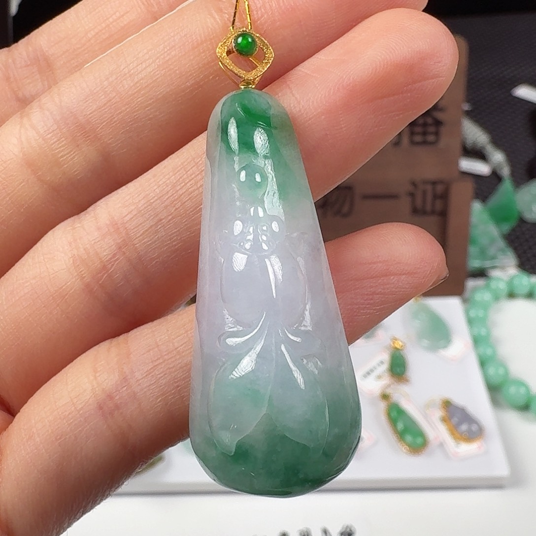 翡翠18K金镶嵌颈饰