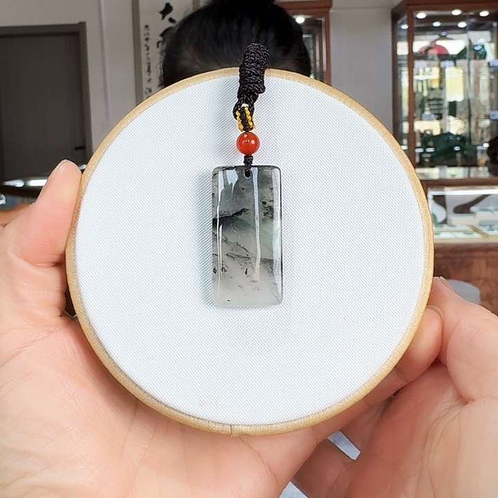 密玉（石英质玉）吊坠合金