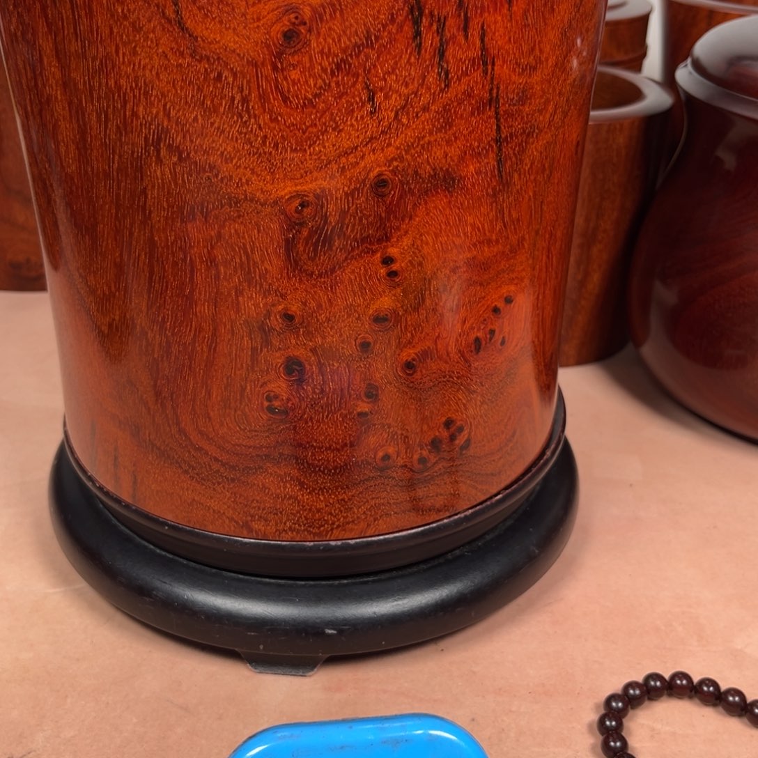 檀香木小叶大笔筒