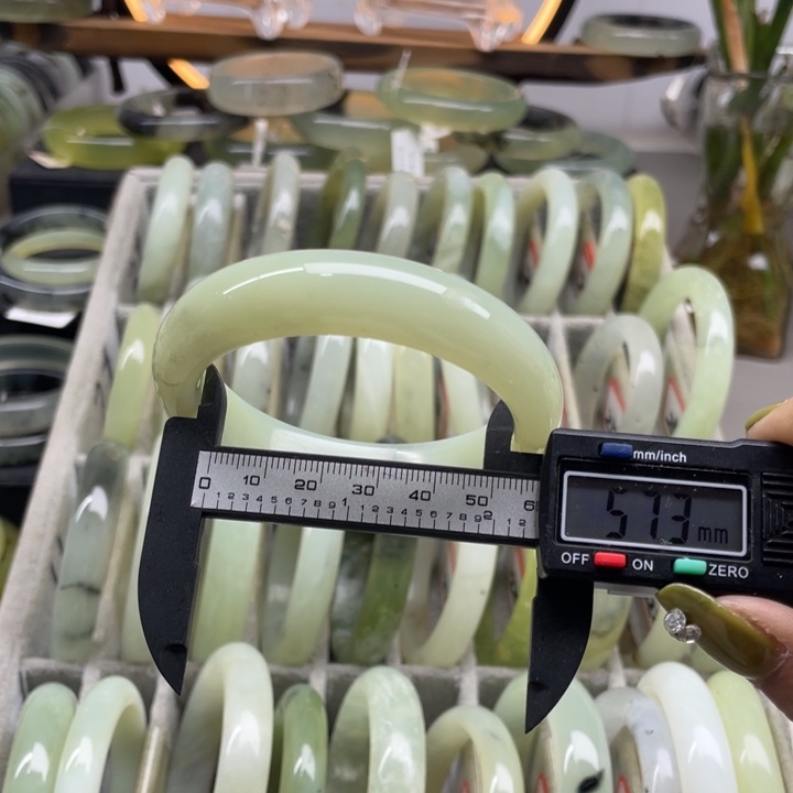 蛇纹石玉手镯未镶嵌213