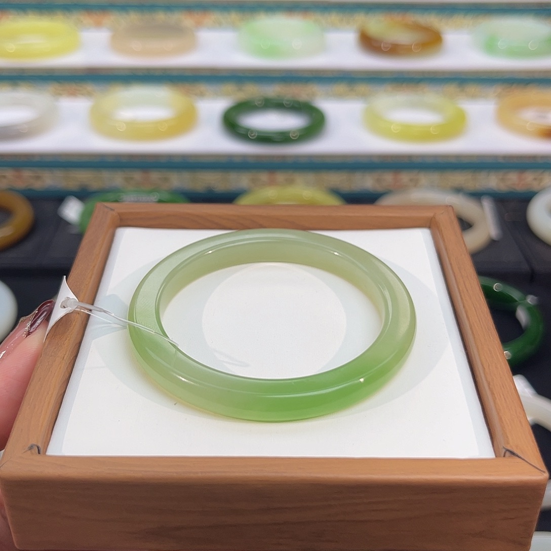 未镶嵌手镯和田玉-翠青方镯！