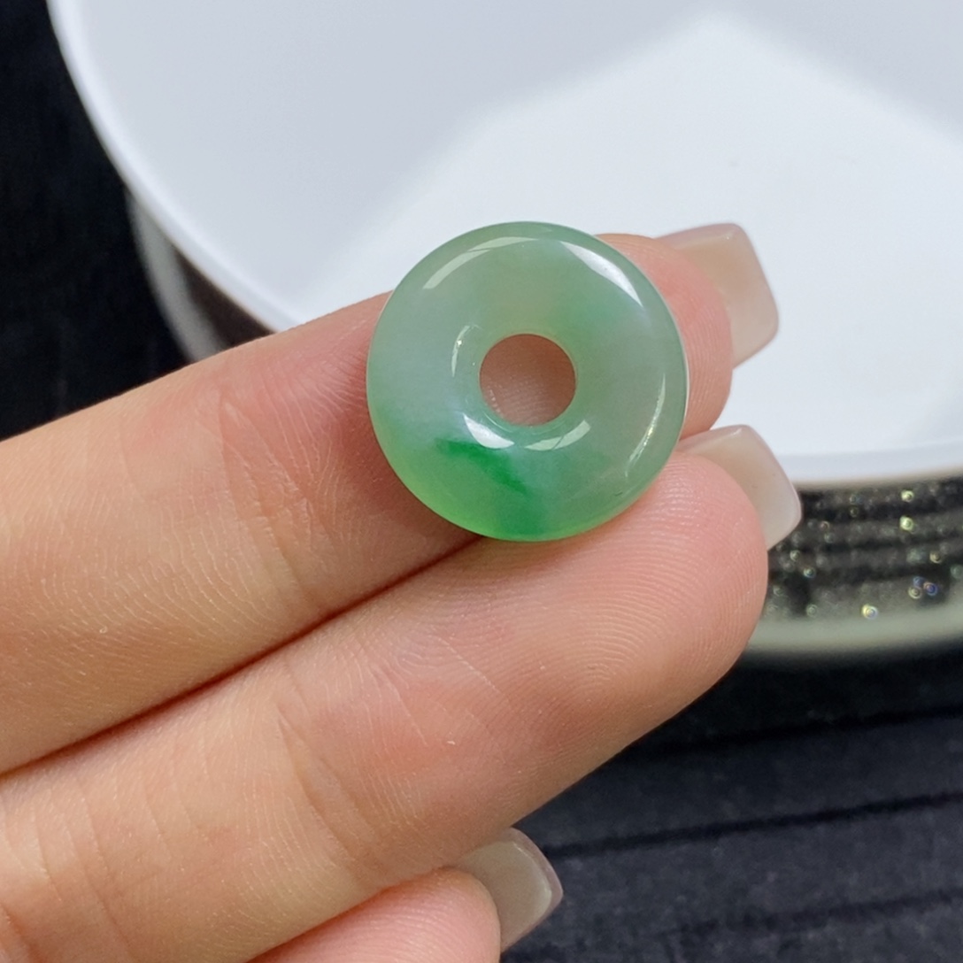 翡翠未镶嵌吊坠(不含链)甜甜圈