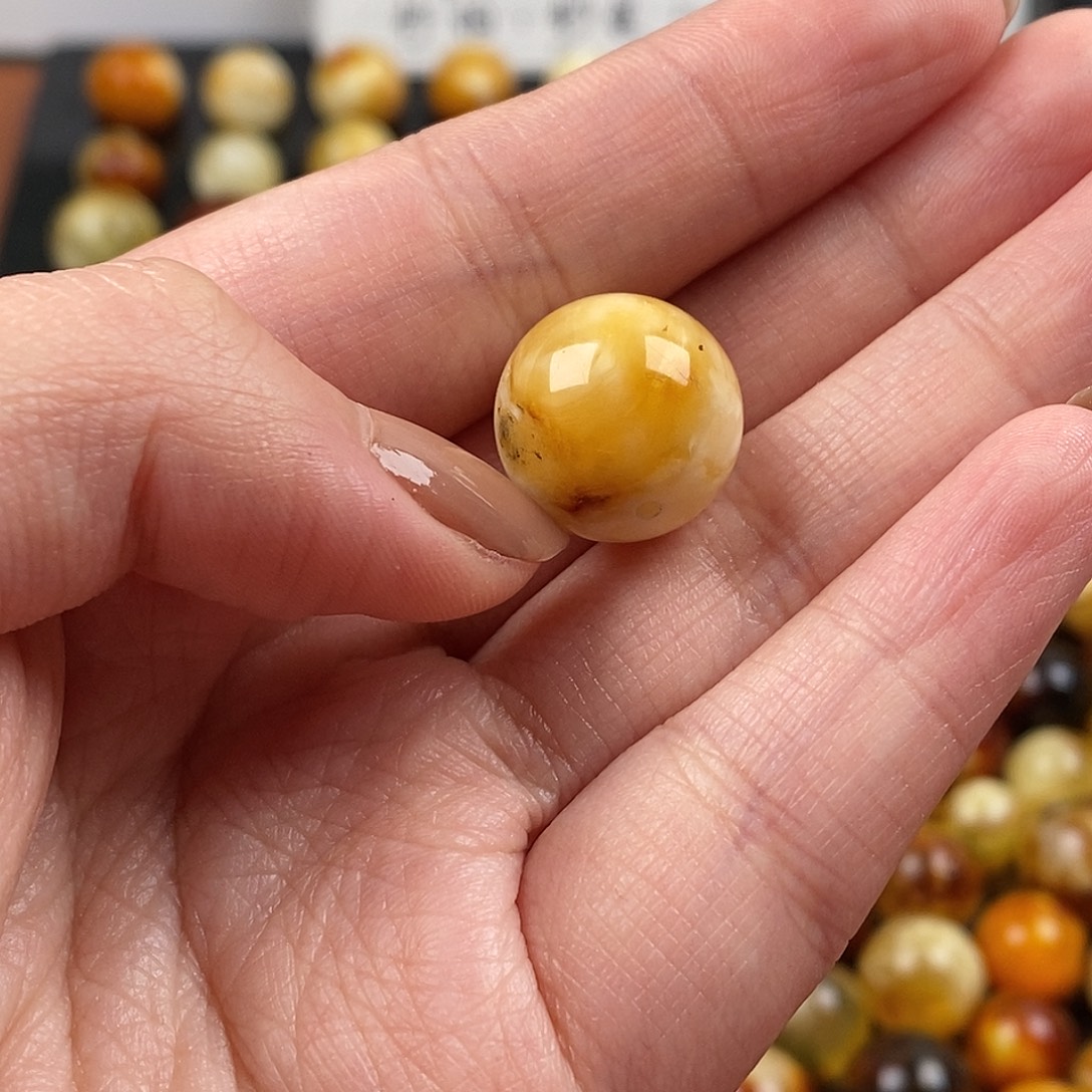 Ｋ***米琥珀未镶嵌裸石蜜蜡