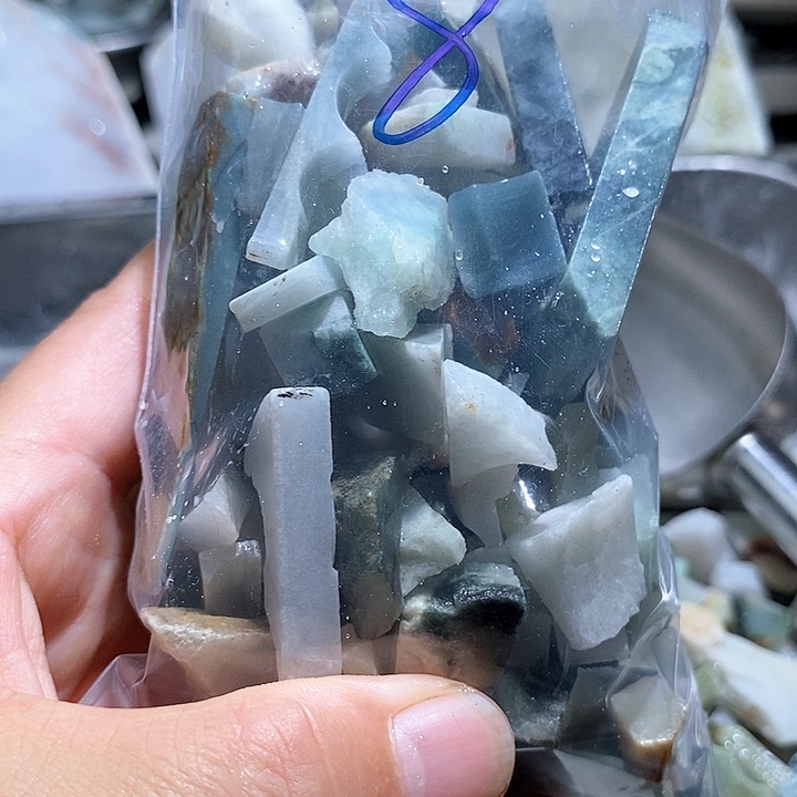 颈饰未镶嵌翡翠鱼缸料8