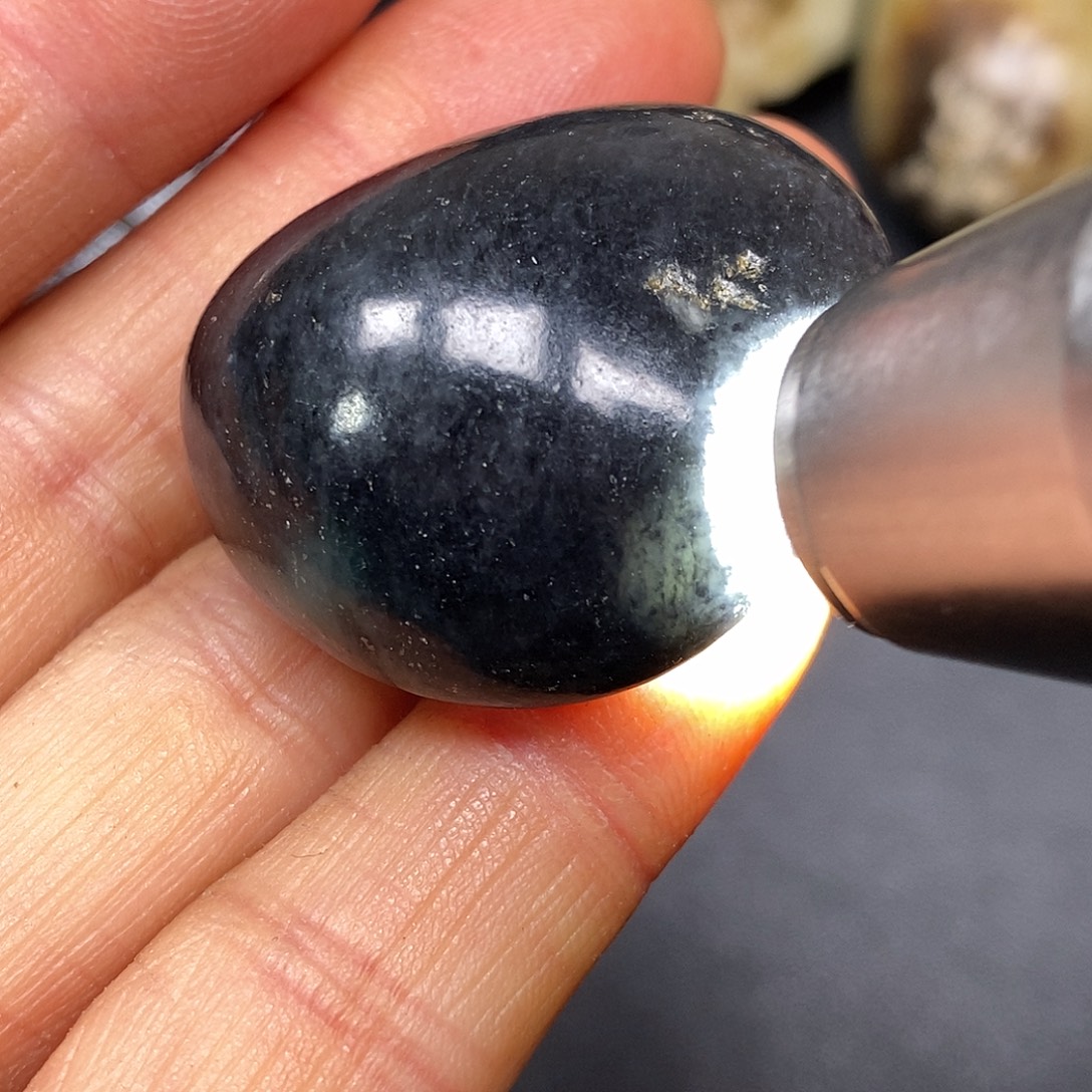 和田玉未镶嵌珠宝奇石